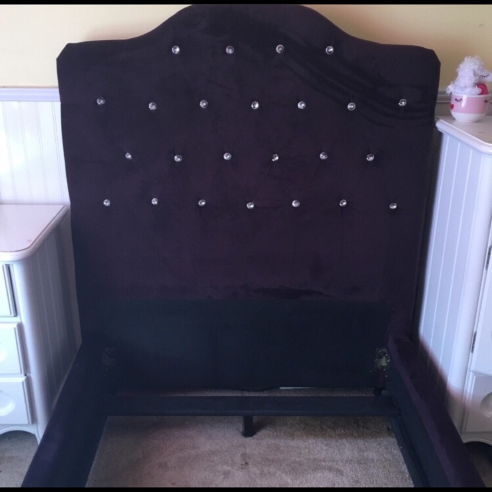 Victoria twin headboard